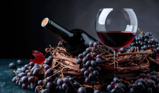 Come si accompagna il vino rosso a pietanze autunnali